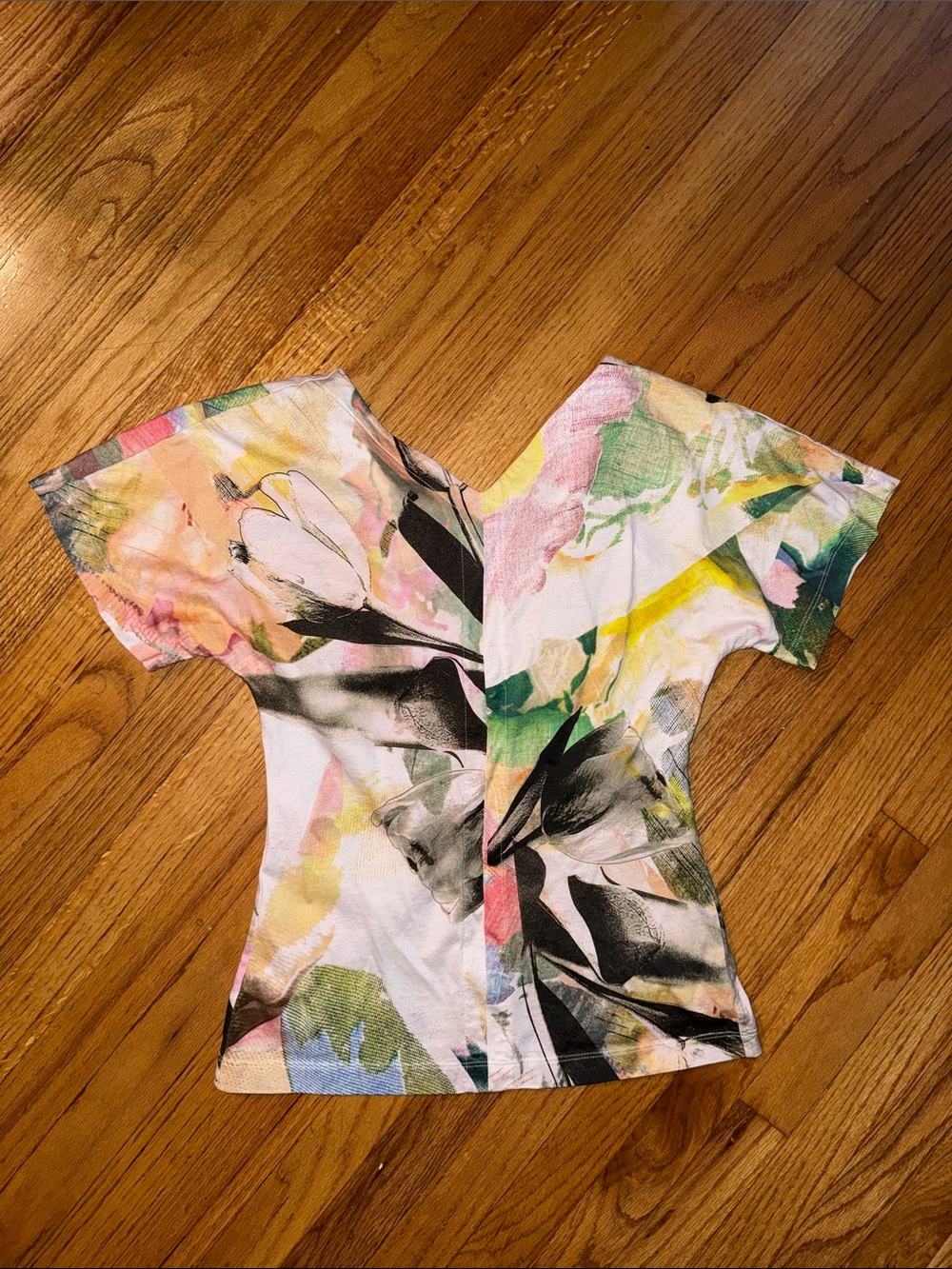 Paul Smith White Multi Floral V-Neck Short Sleeve Top Small - Picture 6 of 9